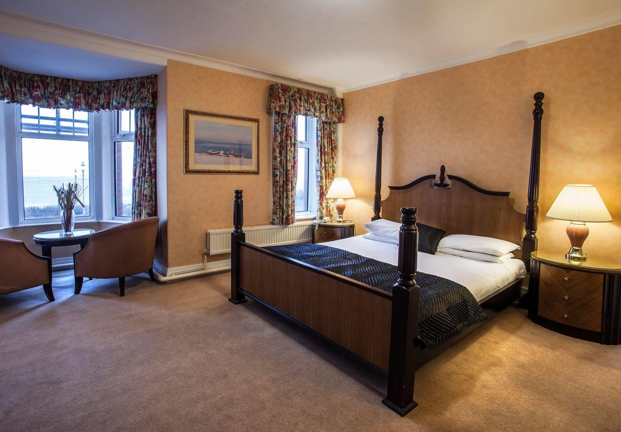 The Savoy Hotel (Adults Only) Μπλάκπουλ Εξωτερικό φωτογραφία